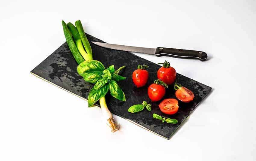 https://www.nac.hostinetix.com/2017/03/09/how-to-cut-tomato-in-perfect-slices-easy/